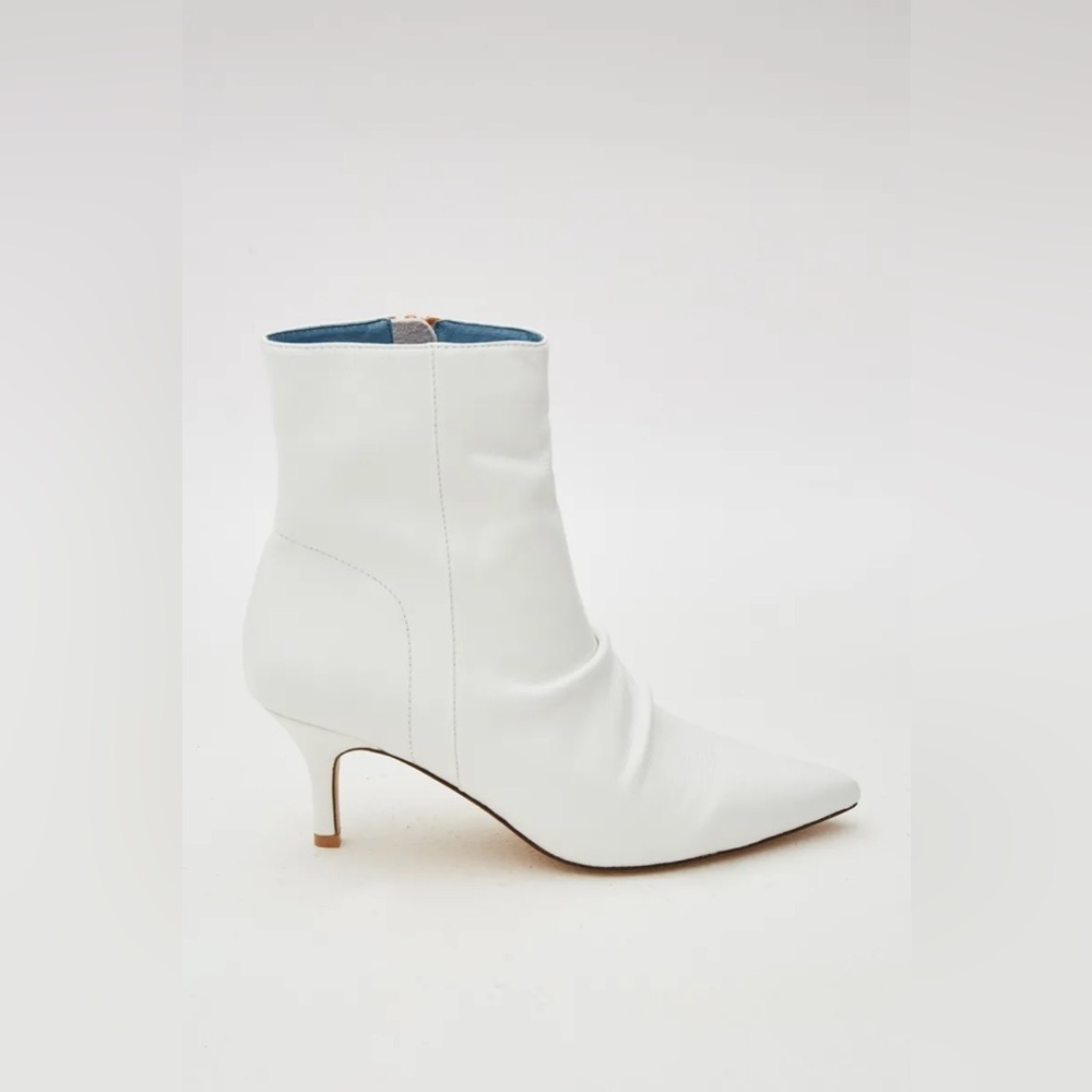 Jaggar White Pleated Leather Boots Kitten Heel Booties in Ivory NIB 37/39/40